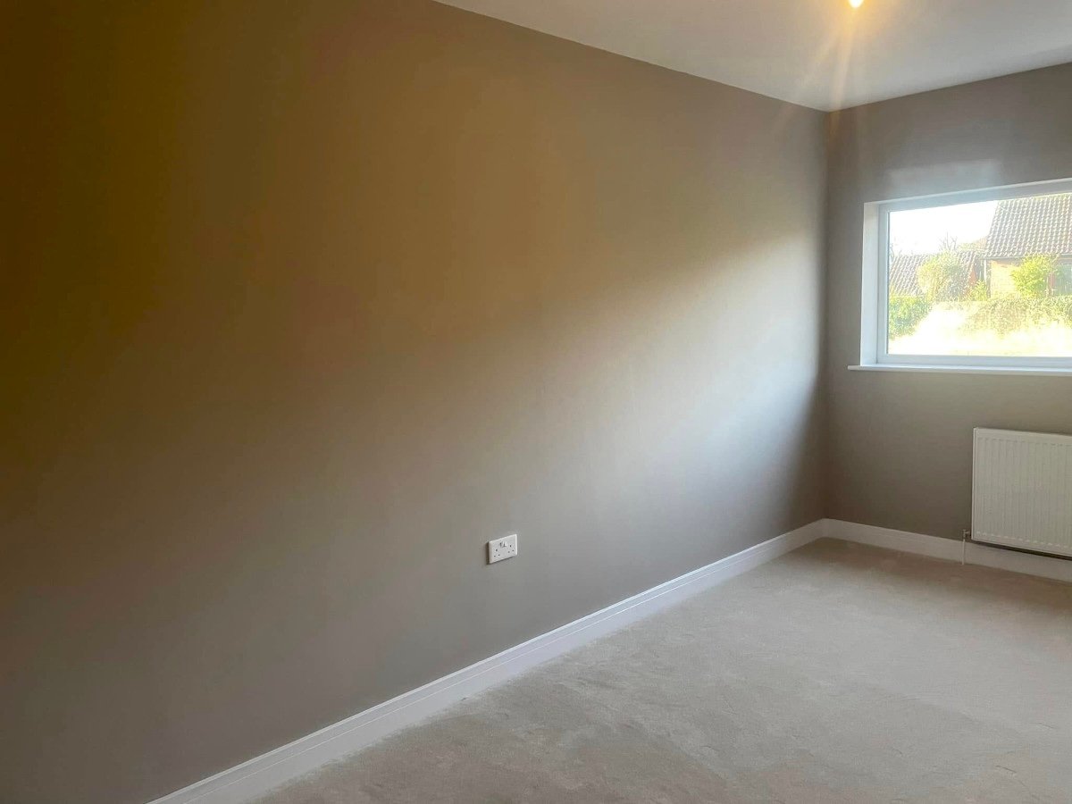 bedroom-cream-painted-walls-textured-wallpaper-newport-orchid-decor bedroom cream painted walls textured wallpaper newport orchid decor