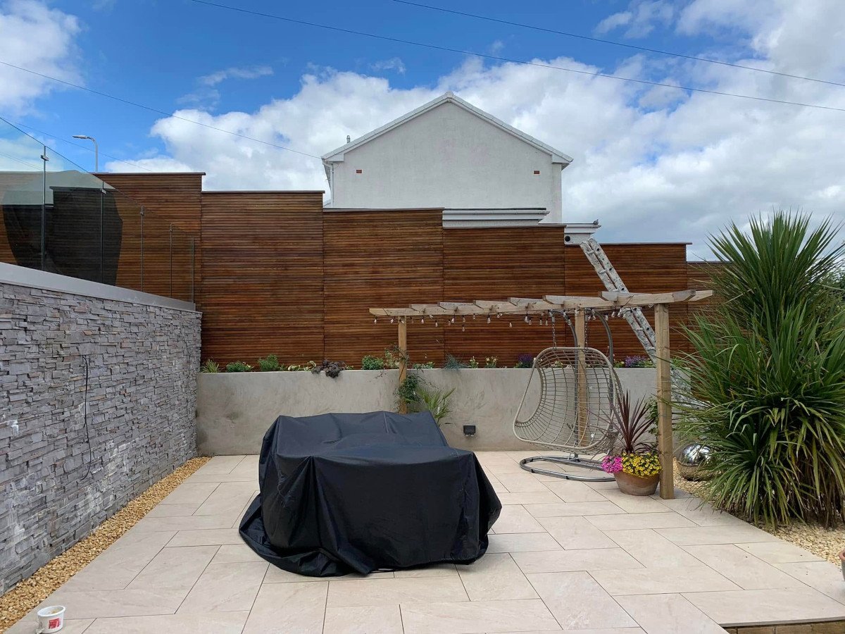 garden-fence-painted-newport-home-orchid-decor Garden fence painted at Newport home by Orchid Decor