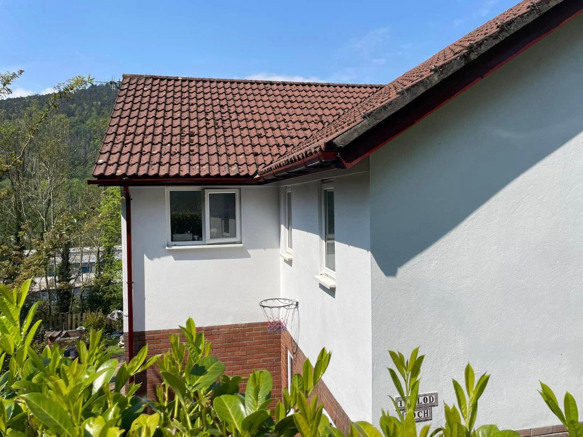 newport detached house upper walls outside painted orchid decor