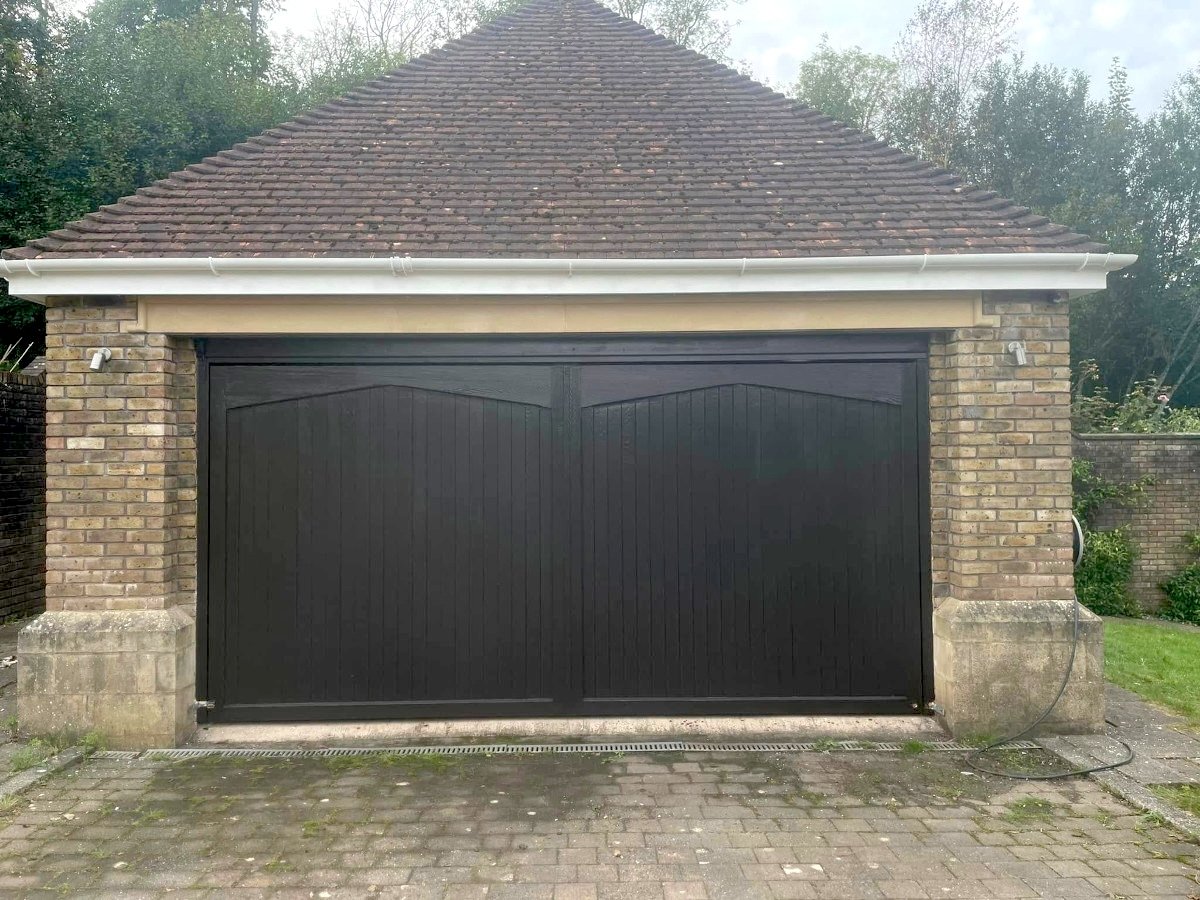 newport-garage-door-painted-after-orchid-decor Newport door painted after by Orchid Decor, specialist door painters