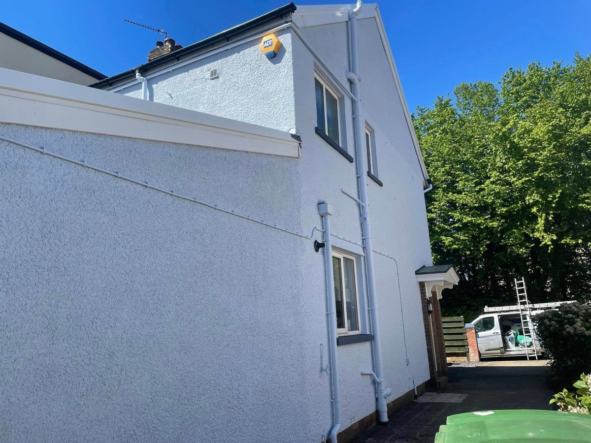 newport-house-walls-painted-blue-orchid-decor Newport terraced house exterior walls painted blue by Orchid Decor